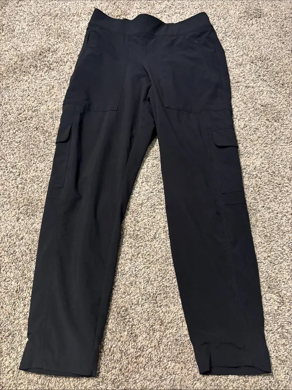 Athleta Chelsea Cargo Lined Pant size 4 petite - Image 2