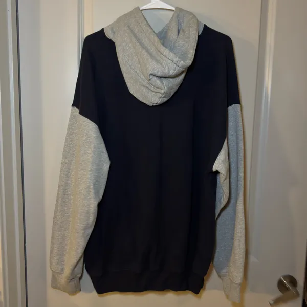 Brandy Melville Hawaii Christy Hoodie - Image 2