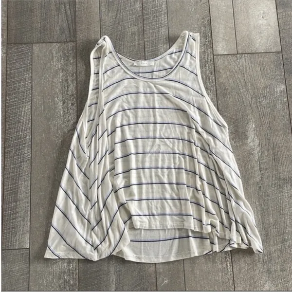 Urban Outfitters Size Medium White and Blue Flowy Striped Tank Top - Image 5