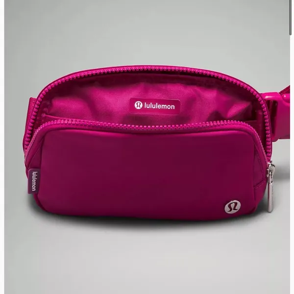 NWT Lululemon athletica raspberry belt‎ bag nwt - Image 3