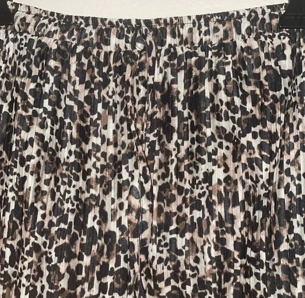 Anthropologie Hutch Plissé Motif Pull-On Shorts Brown - Image 6