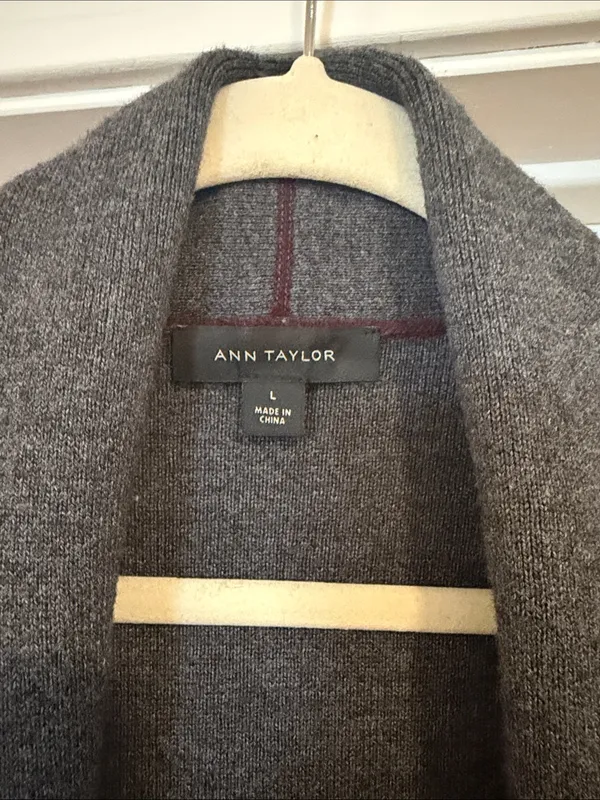 Ann Taylor Reversible Open-Front Cardigan in Burgundy and Gray - Image 4
