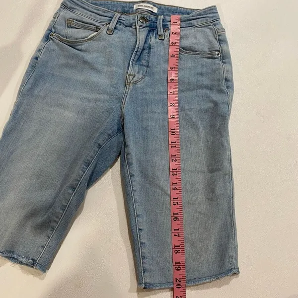 Good American Light Wash Denim Bermuda Shorts Size 2/26 - Image 5