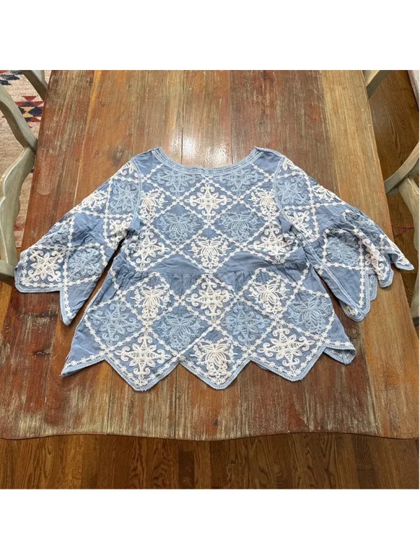 Kindred Boho Embroidered Eyelet Lace Bell Sleeve Top Blue Scalloped Hem Size M - Image 11