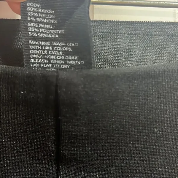 Hue black mid rise leggings - Image 3