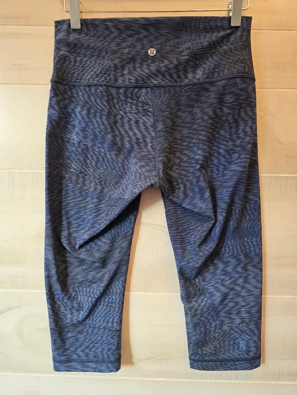 {8} Lululemon Wunder Under Hi-Rise 1/2 Tight Crop Legging Linear Flux Battleship - Image 7