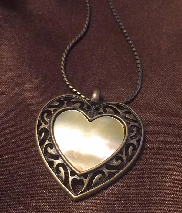 ❤️HEART NECKLACE❤️WORN ONCE❤️OFFERS CONSIDERED.❤️ - Image 3