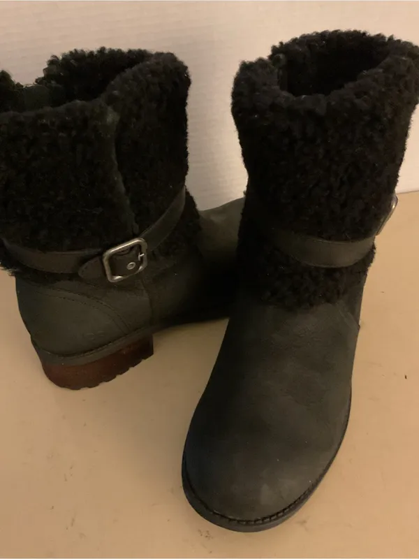 UGG women black leather 7.5Shearling biker Boots US - Image 2