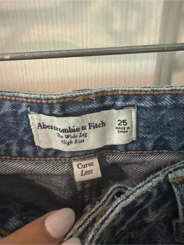 Abercrombie & Fitch Curve Love Wide Leg High Rise Jeans NWT Sz 25 | 90s Baggy - Image 2