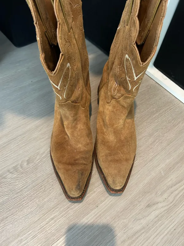 Cowgirl Boots Brown Size 8 - Image 4