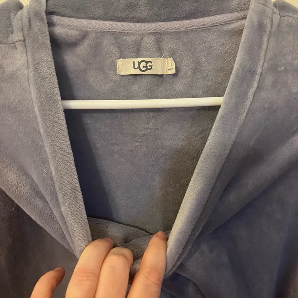 UGG Shanara Velvet Crew Neck Sweatshirt in the color Cloudy Grey. Large - Image 7