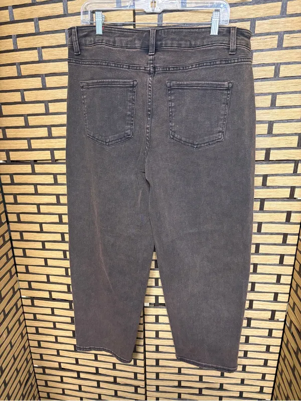 Time and tru brown barrel leg jeans size 16 - Image 2