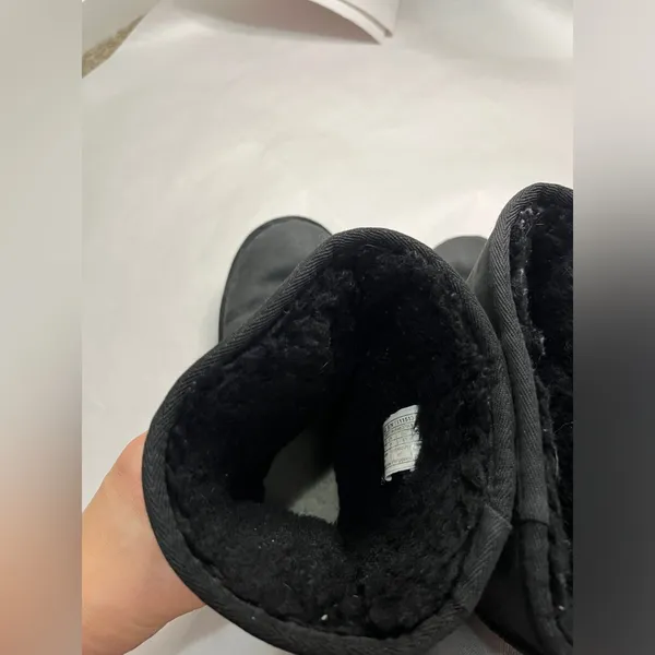 UGG Essential Short Leather Boot Sz 10 Black Water Resistant - Image 8