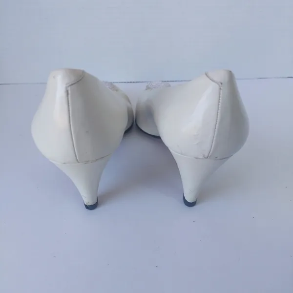 Vintage Sesto Meucci Off White Leather Italian Pumps With Rosette Size 7 1/2 - Image 3