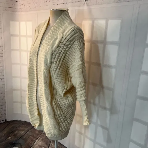 🔥🔥 5/$25 sale 🔥🔥 Simply Southern Cream Cable Knit Cardigan Size Small - Image 3