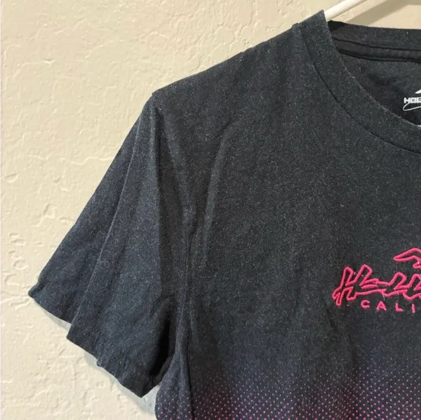 Hollister Black/Pink Ombré Tee - Image 5