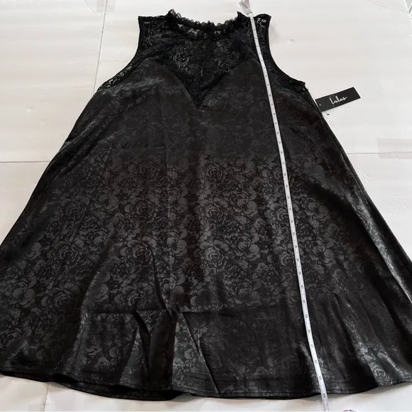 NWT Lulus Evidently in Love Black Floral Embossed Satin Swing Dress MEDIUM‎ - Image 8