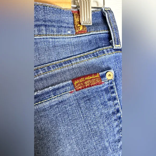 7 For All Mankind the Relaxed Skinny Jeans in Light Blue Wash - Image 4