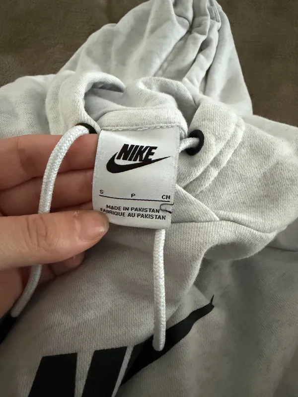 Nike Light Grey Hoodie - Image 3