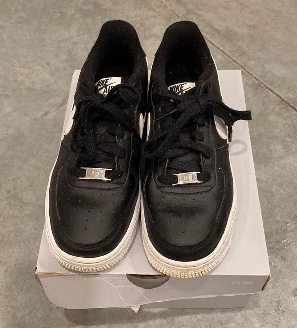 Air Forces - Image 2