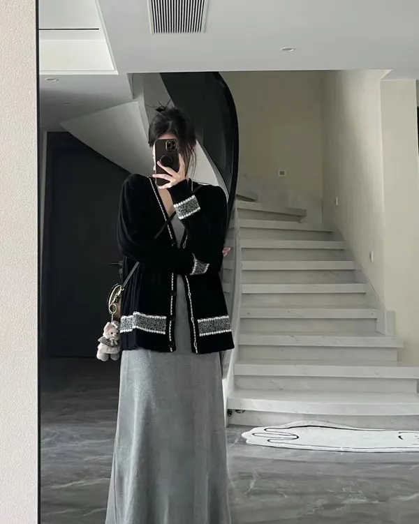 Sweater / Cardigan Size M - Image 8