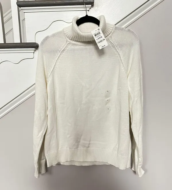 NWT Luxsoft Turtleneck Sweater White Size Large - Image 2
