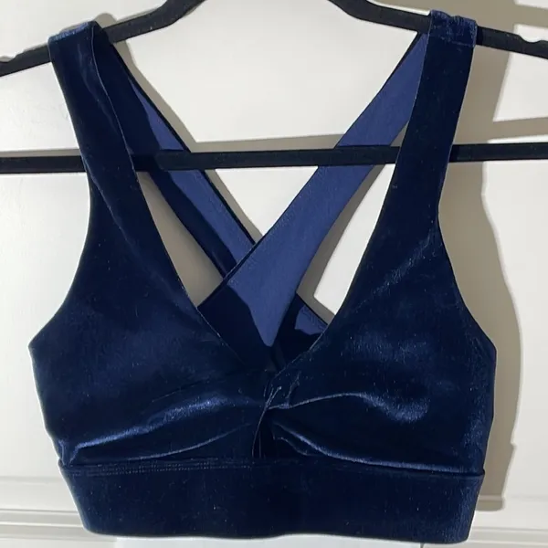 Fabletics Oasis Twist Velour Navy Bra Medium - Image 3