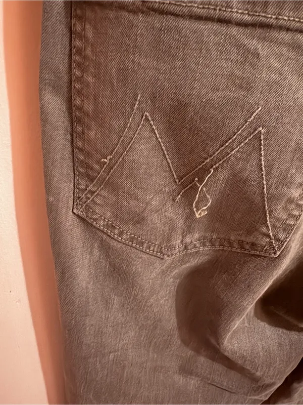 Mother High Waisted Looker Ankle Jeans Fray Jeans in Military Green First Move - Image 12