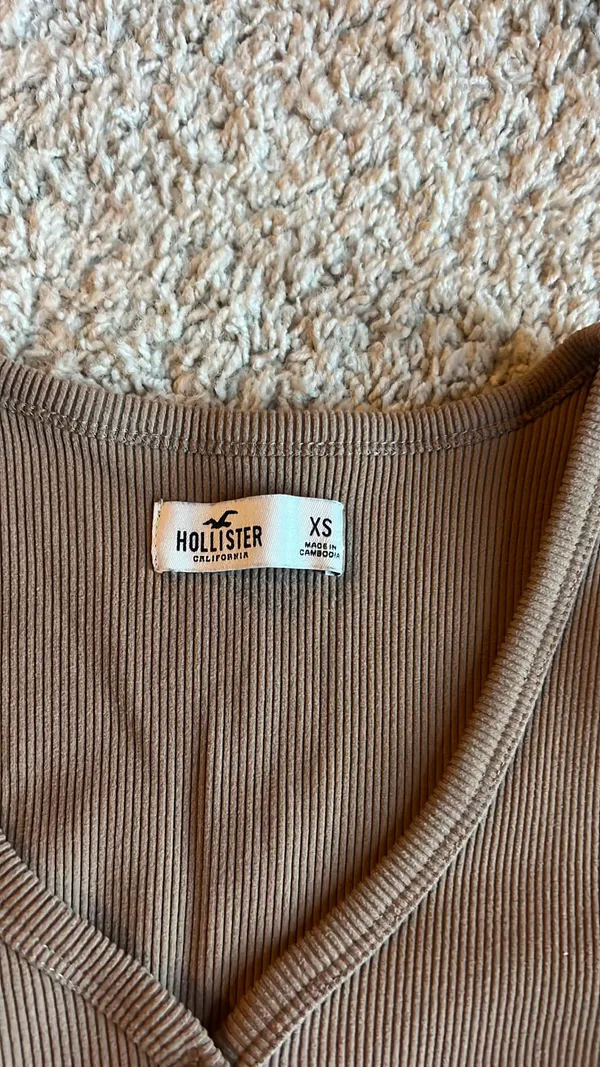 Hollister Long Sleeve - Image 2