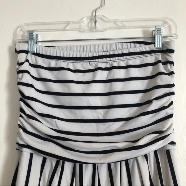 J For Justify Strapless Pockets Black and White Striped Wide Leg Romper Jumpsuit - Image 7