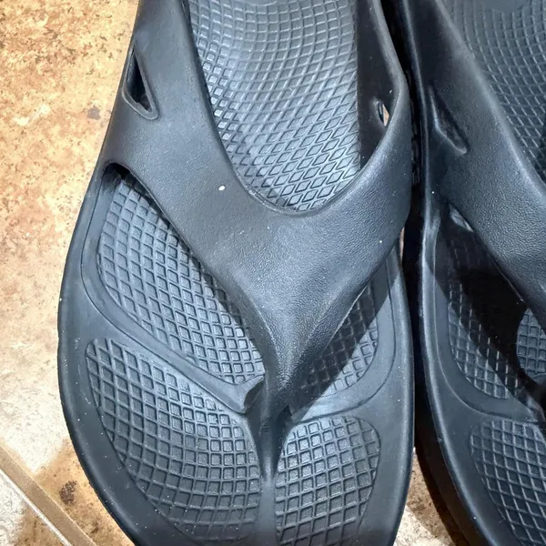 OOFOS The Comfy Ooriginal Men’s 7 Women’s 9 Recovery Black Thong Flip-Flops Slip-On - Image 3