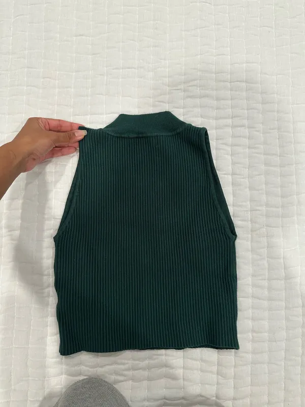NWOT House of Harlow Ribbed Green Mockneck Top Size XS - Image 2