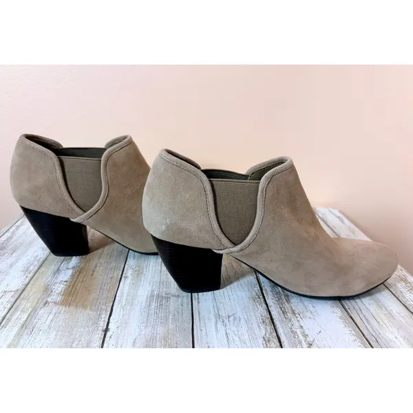 Vaneli Suede Ankle Booties Taupe Block Heel Elastic Side Women's‎ Size 7M - Image 3