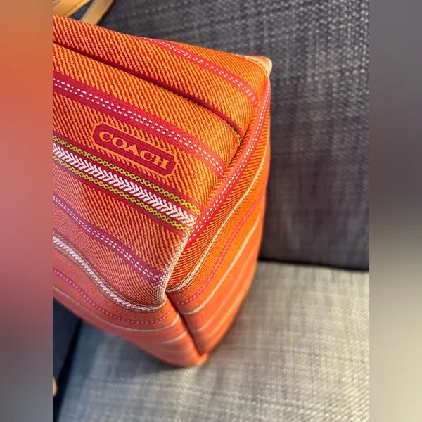 Coach Vintage Striped Orange& Pink Tote Bag with tan leather handles. Zip top - Image 5