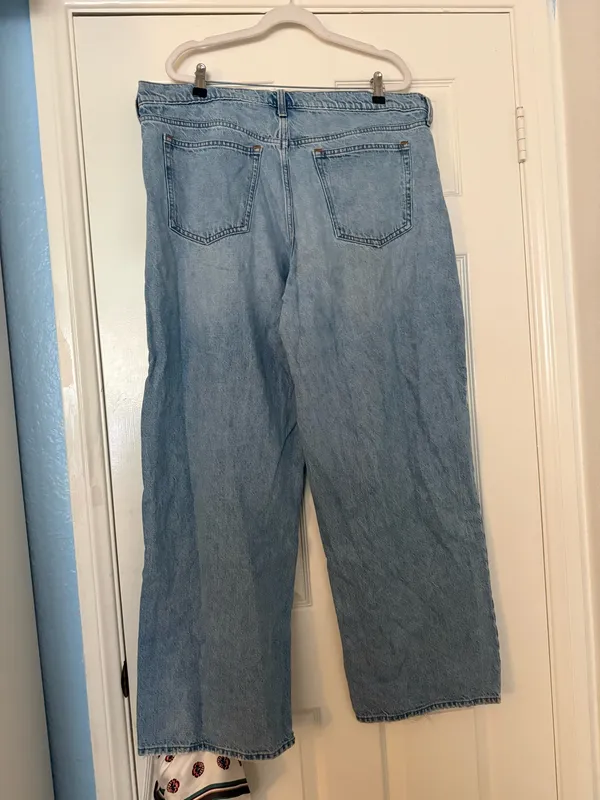 Abercrombie Mid-Rise Jeans - Image 2