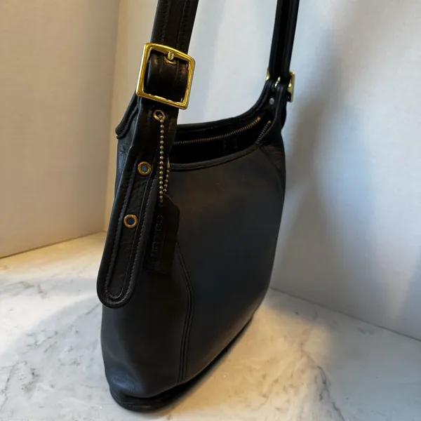 Vintage 90's COACH 9816 Legacy Slim Black Glove Leather Bucket Bag - Broken Zip - Image 3