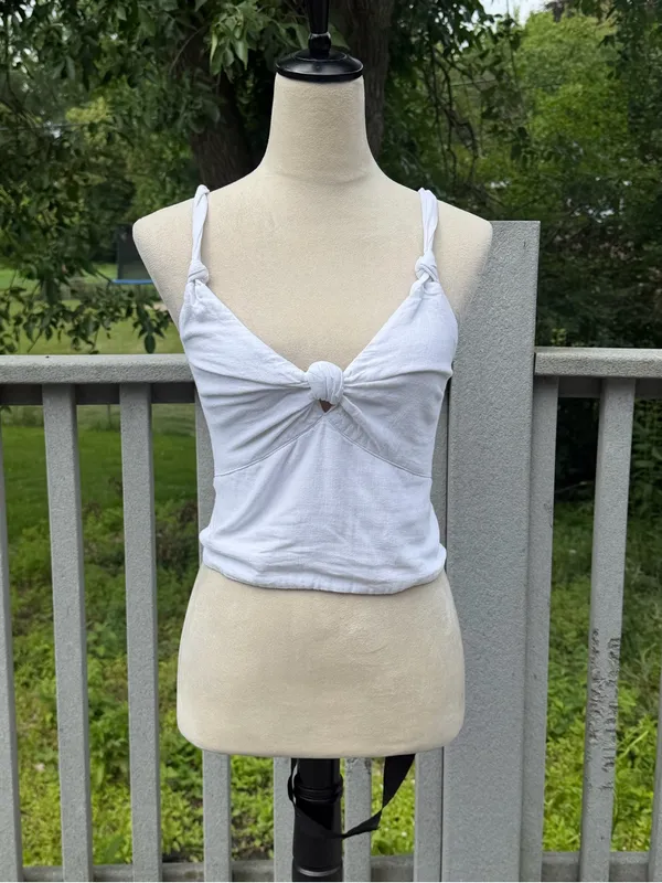 Abercrombie & Fitch White Knot-Front Cropped Camisole - Image 4