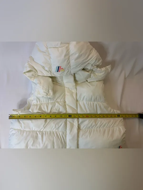 Cream Puffer Vest with Rainbow Accent White Size XL - Image 6