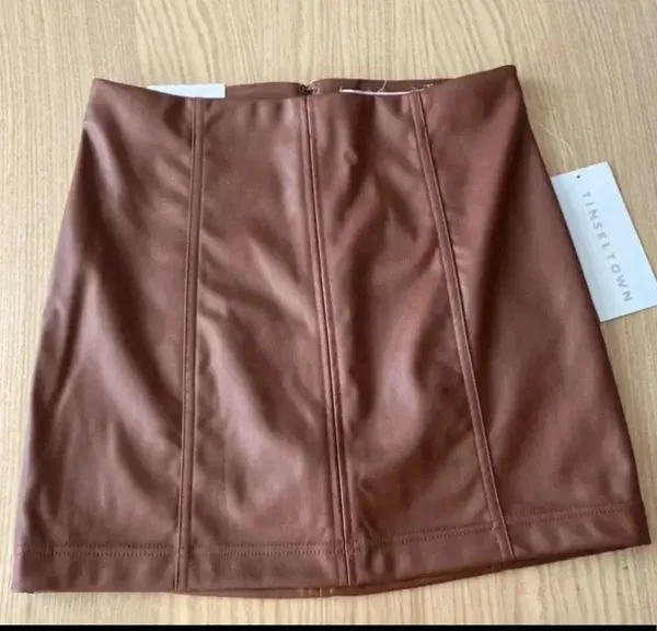 🆕Tinseltown Brown Faux Leather Mini Skirt M🆕 - Image 5