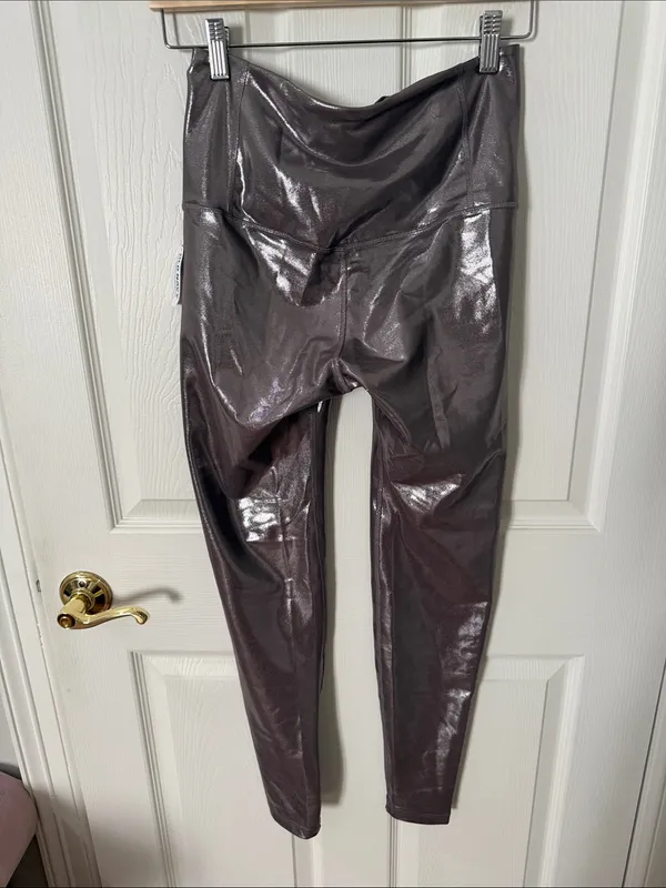 NWT Metallic ultra High-Waist Leggings OLD NAVY medium power soft - Image 4