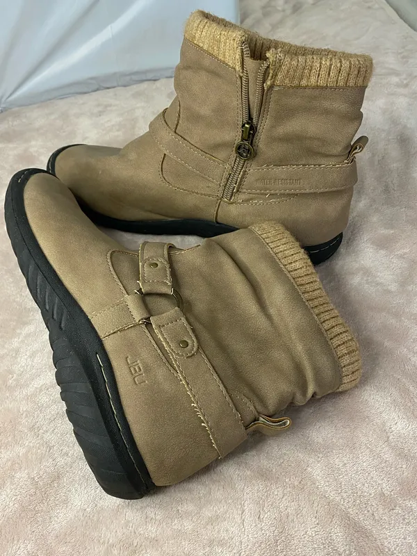JBU Women Waterproof Booties Taupe Size 10 - Image 4