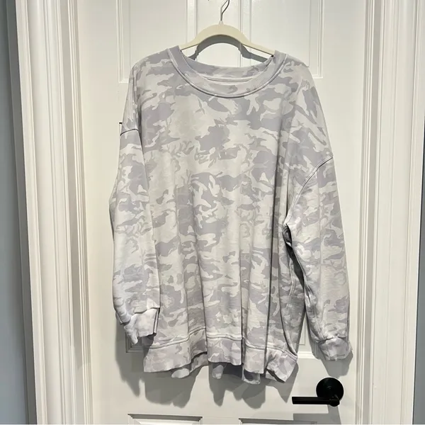 Lululemon Perfectly Oversized Crew Neck Sweatshirt Size 20 XXL White Gray Camo - Image 2