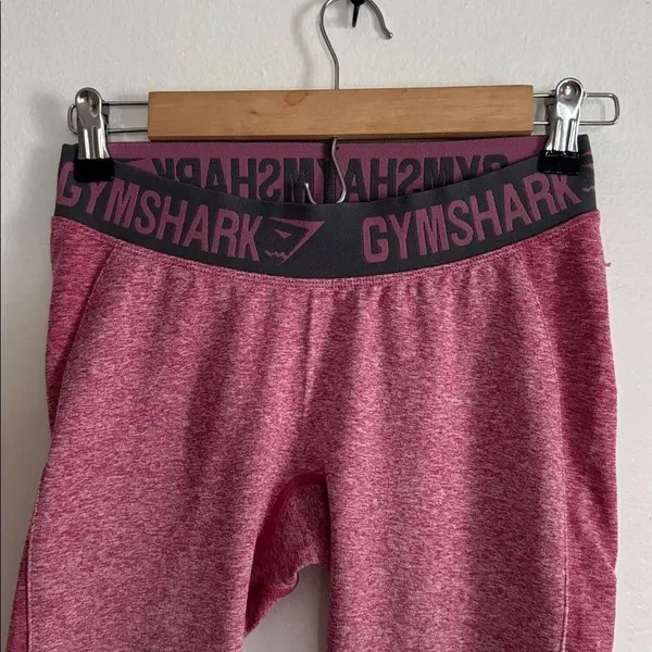 Gymshark Women's Berry Leggings EUC - Image 2