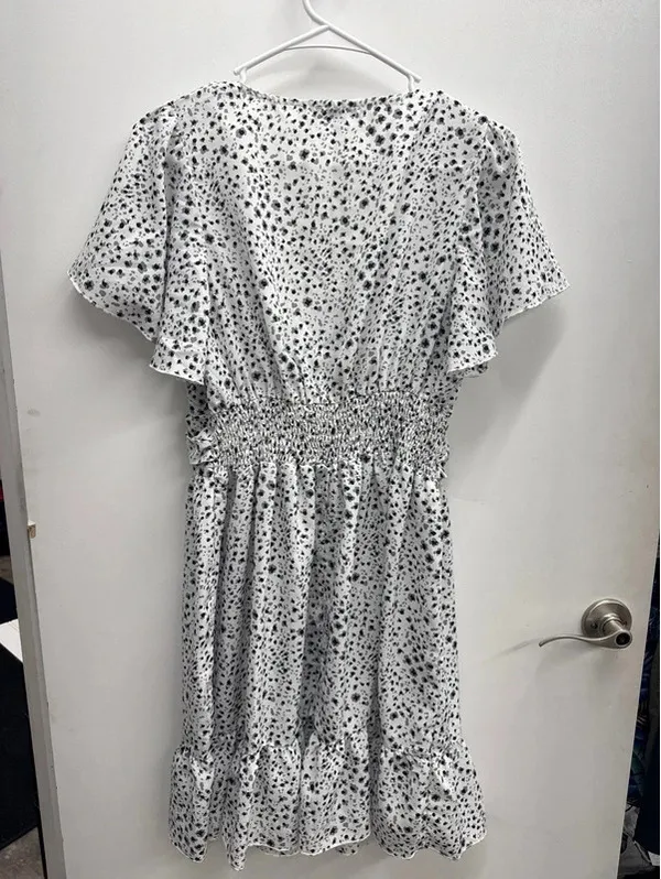 Women’s Size small dress - Image 8