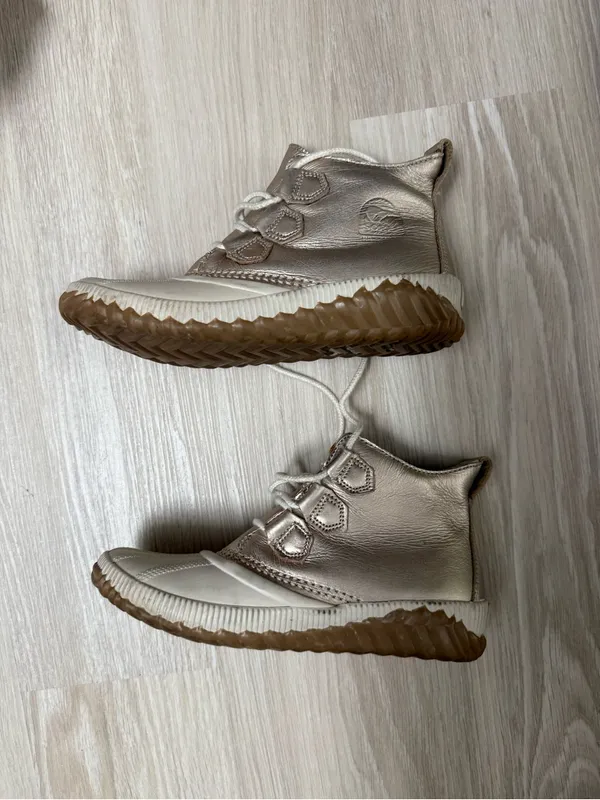 Sorel Women's Out N About Plus Boots (Metallic) - Image 3