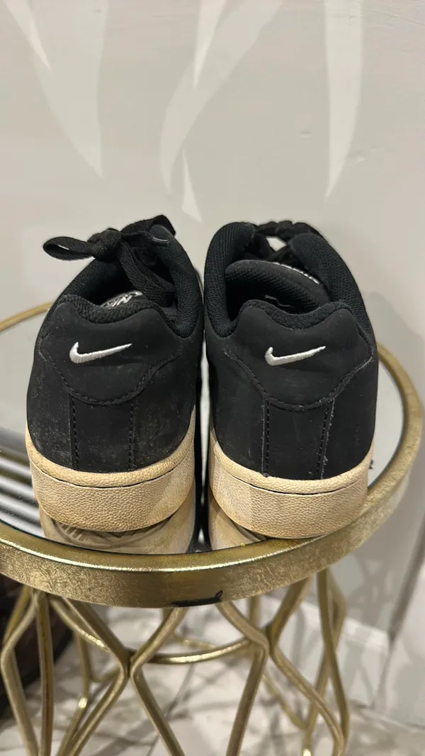 Nike Sneakers - Image 2