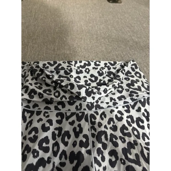 Aerie Offline Women's Real Me Leopard Crossover 7/8 Leggings High Rise Sz L - Image 8