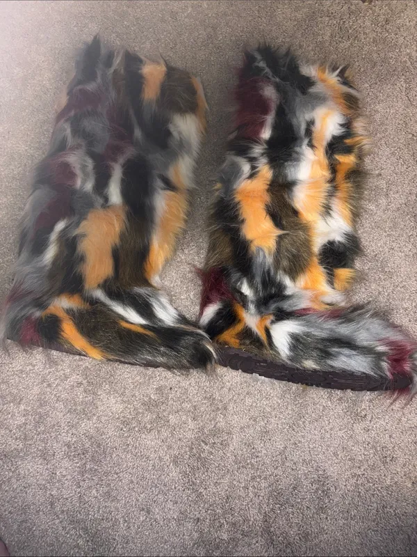 Snow boots Faux Fur Statement in Multicolor Patch size 10.5 new - Image 4