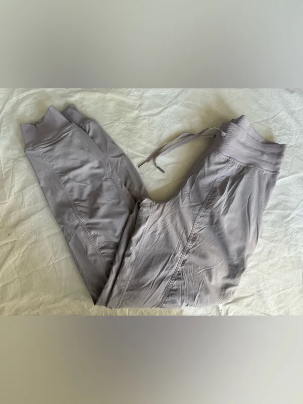 Lululemon Dance Studio Mid-Rise Jogger 7/8 Length in Lavender Purple Size 4 - Image 12