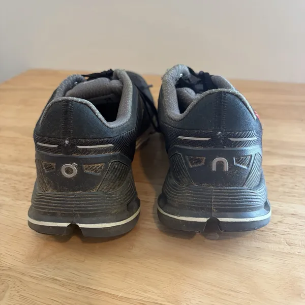 ON Cloud Women's Cloudflyer Running Shoes Black White‎ Gray 6 US Nice Shape - Image 4